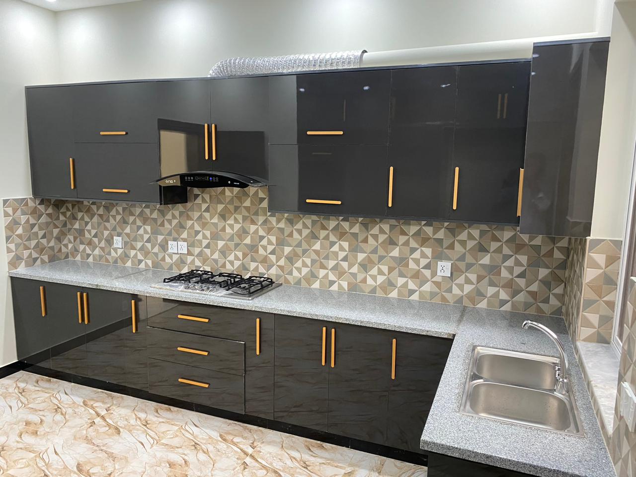 10 Marla fresh House Available For Sale.