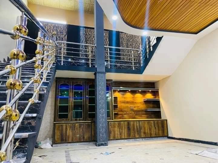 13 MARLA HOUSE AVAILABLE FOR SALE