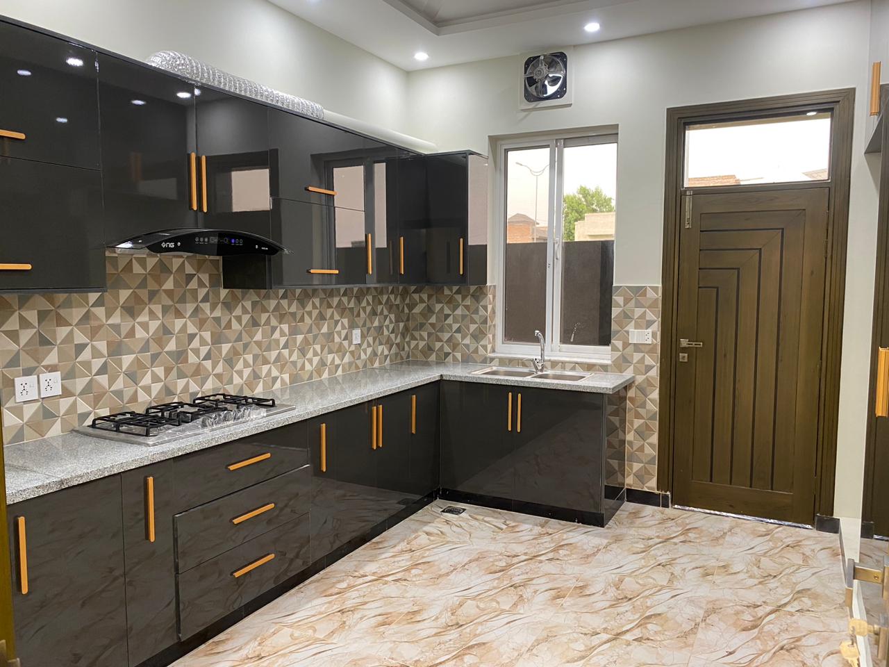 10 Marla fresh House Available For Sale.