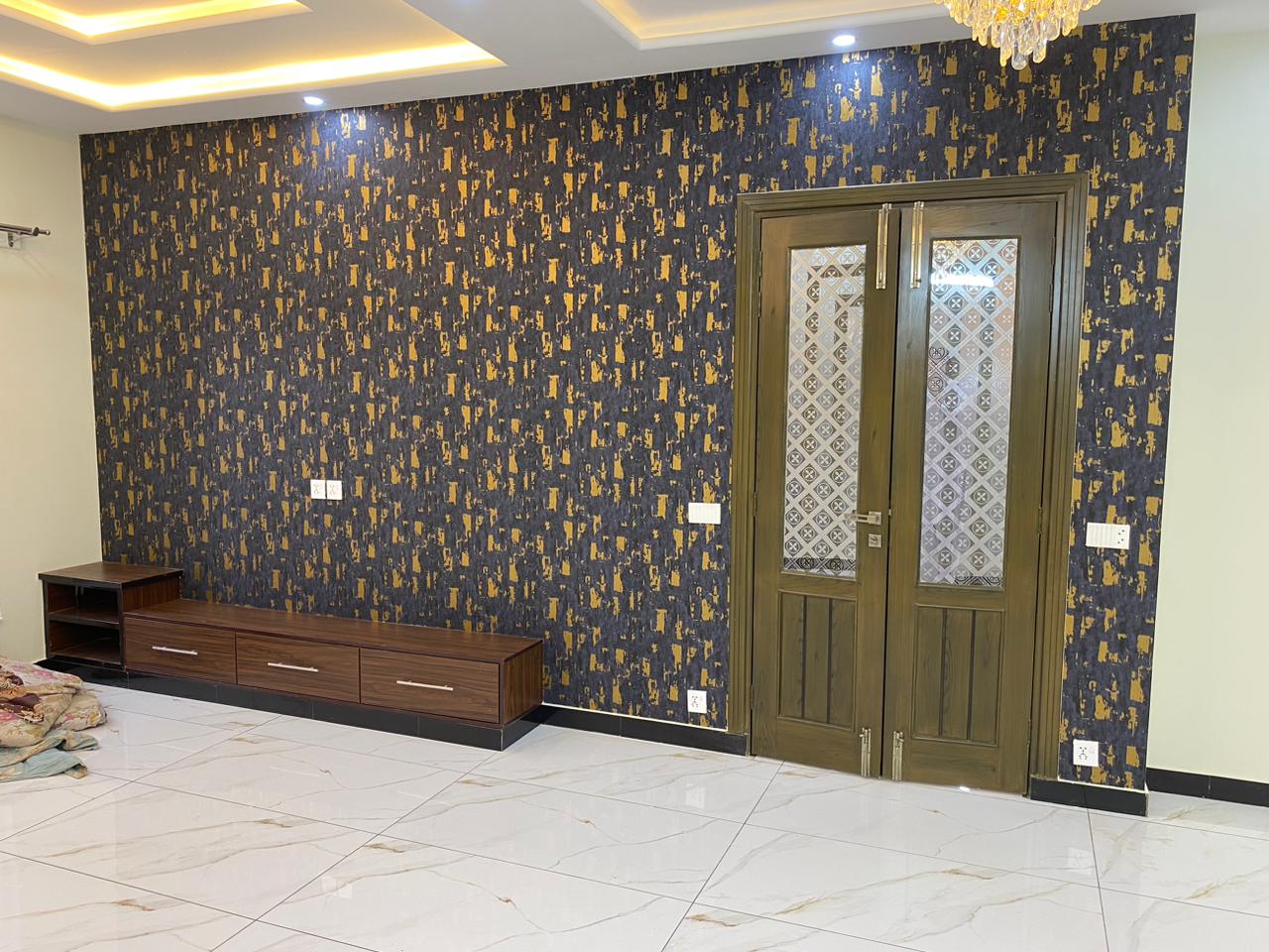 10 Marla fresh House Available For Sale.