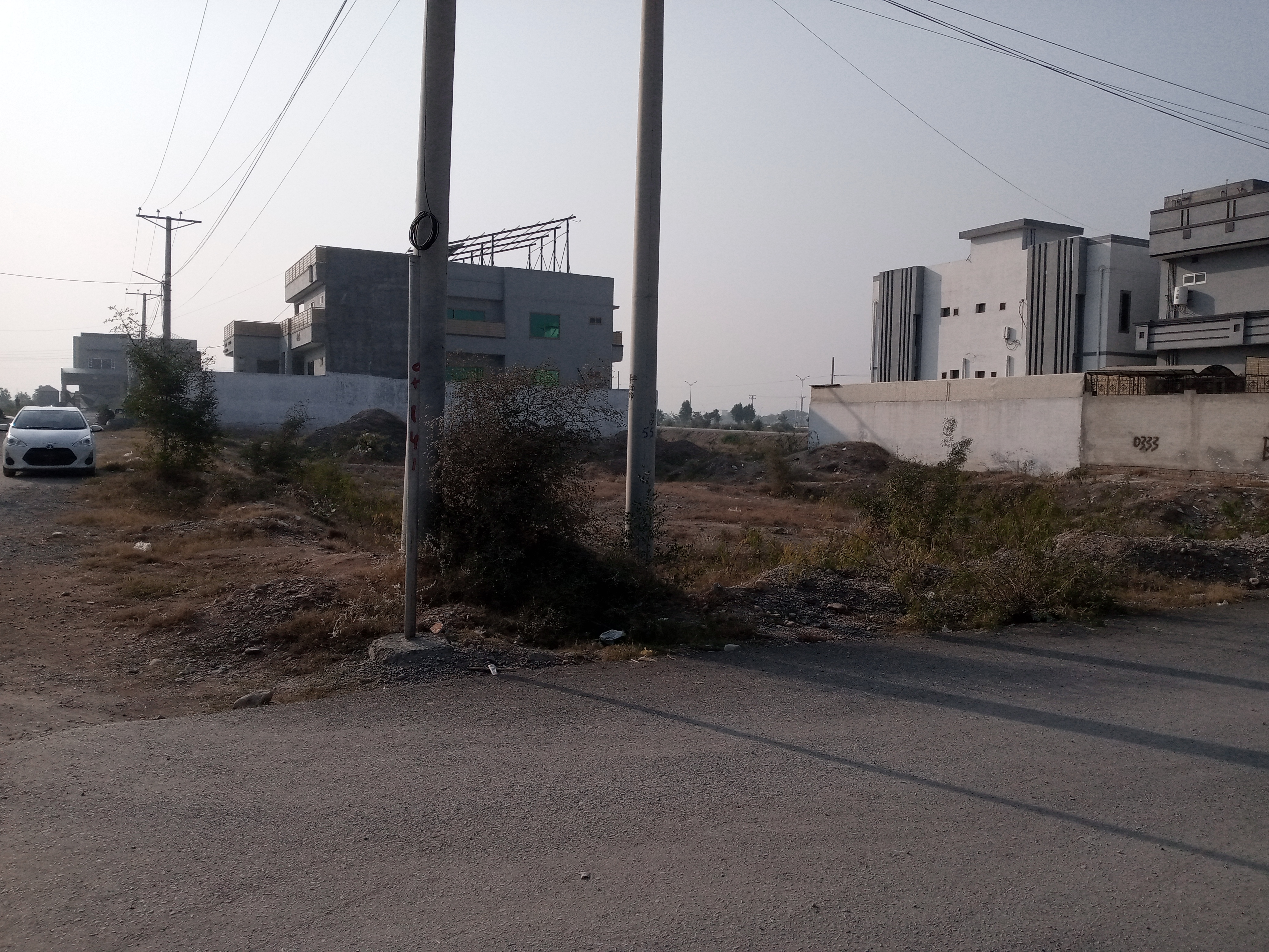 1 kanal south corner plot for sale 