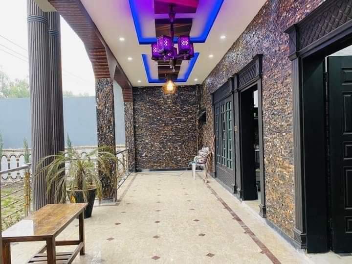 13 MARLA HOUSE AVAILABLE FOR SALE