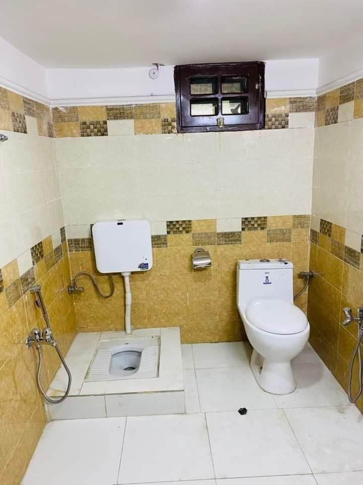 13 MARLA HOUSE AVAILABLE FOR SALE